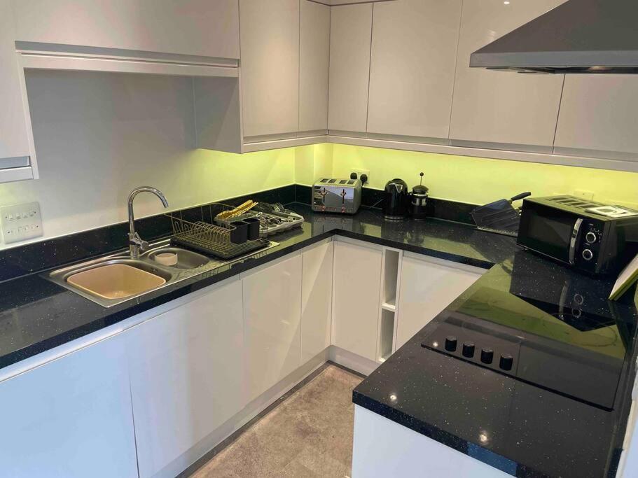 2 Bed City Centre Flat 巴斯 外观 照片