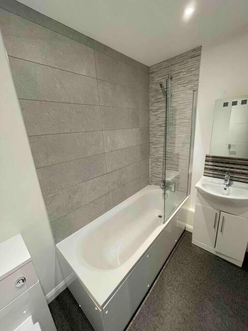 2 Bed City Centre Flat 巴斯 外观 照片